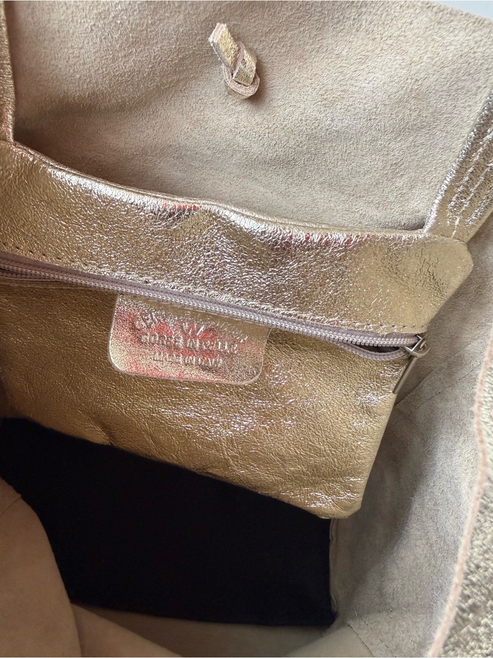 Women's Metallic Gold Italian Leather Tote Bag - Picture 3 of 10